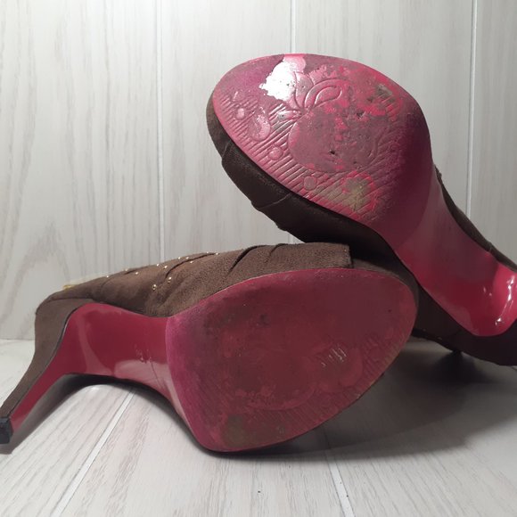 Apple Bottom Cream Colored Lacey Style Peek Toe Back Zip Heels Size 8 - Picture 4 of 4